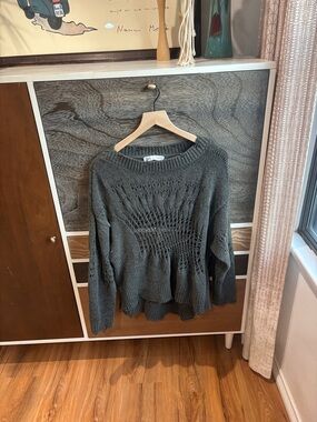 Zara Stylish Purposefully Distressed Knit Sweater - Dark Green